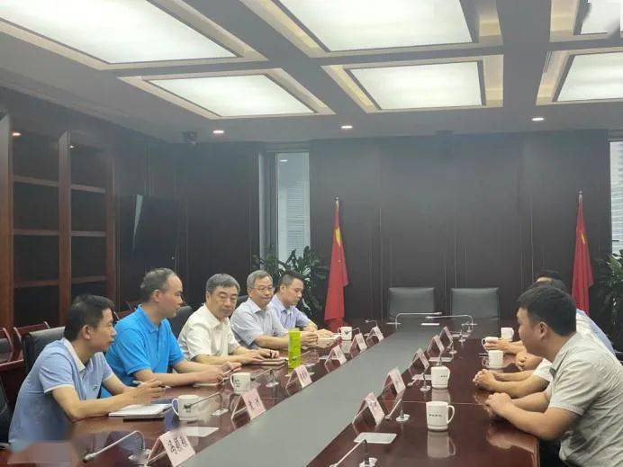  瓦朗谢讷市政府联合企业共建青训基地  